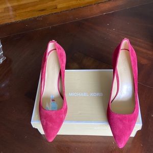 DOROTHY FLEX PUMP SUEDE, BERRY, US 8M. Heel is 4 “ high